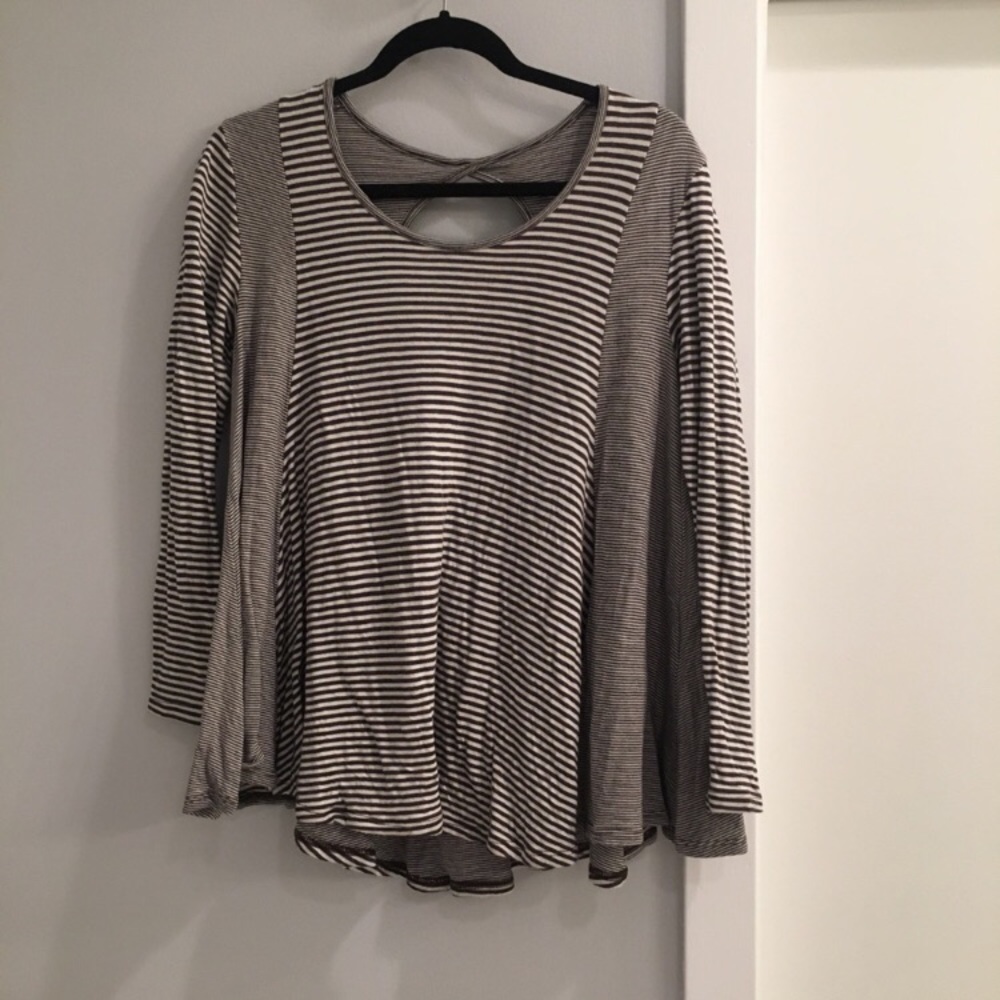Eri and Ali stripe swing top with keyhole back